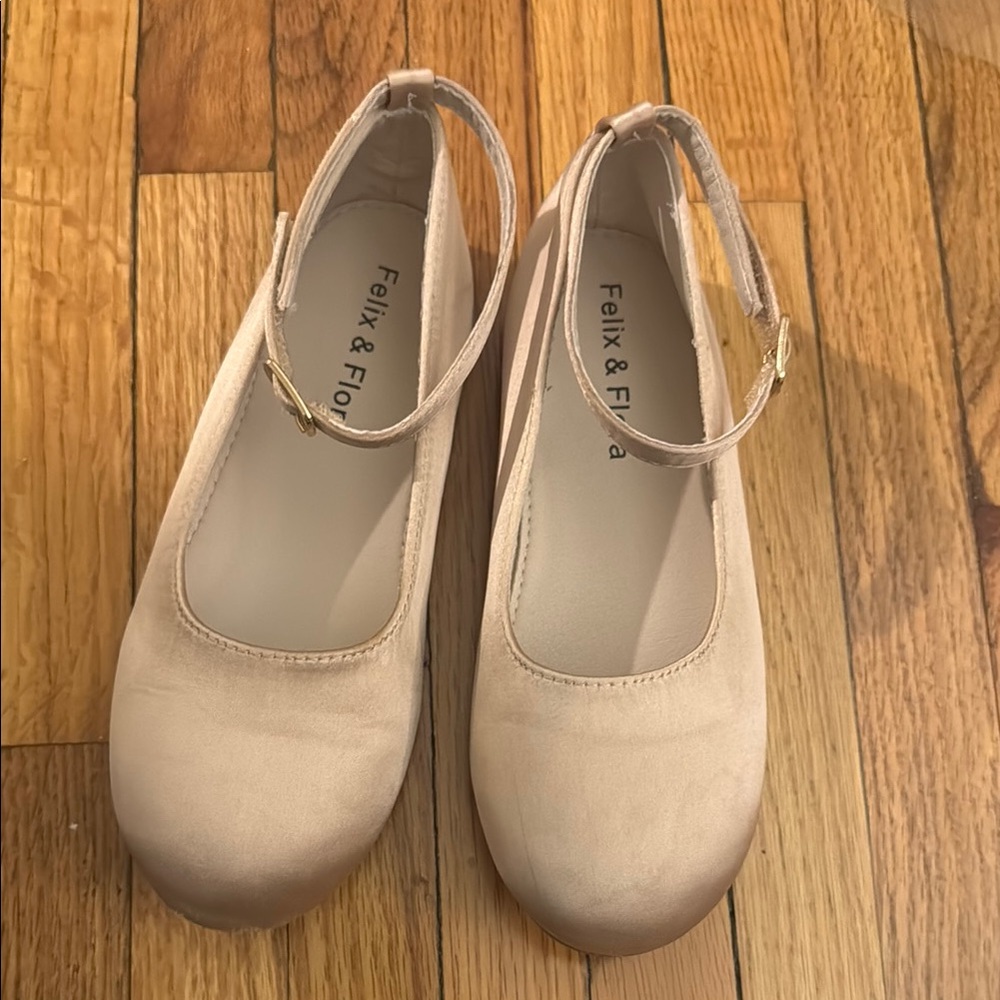 Women's Cream Mary Jane Shoes